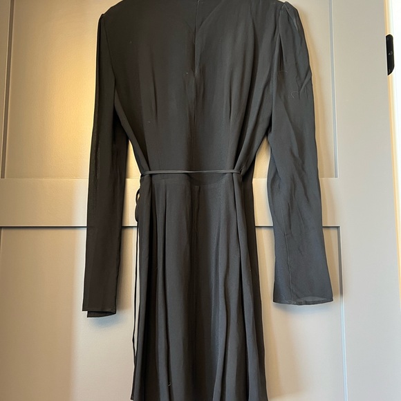 Reformation Otessa Long Sleeve Short black dress - size M - Picture 3 of 3